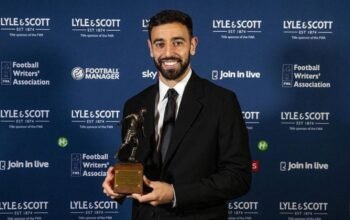bruno fernandes sabet gelar pemain terbaik liga inggris versi wartawan