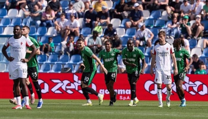 sassuolo pecundangi ac milan 2-0