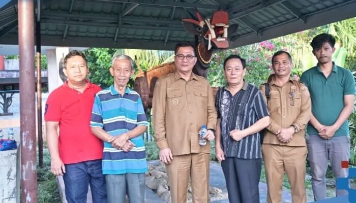 bupati nias selatan tinjau makam saõnigeho, siapkan antisipasi longsor