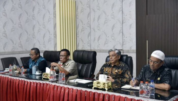 bupati tapteng masinton pasaribu ikuti rakor prr pascabencana bersama mendagri tito karnavian