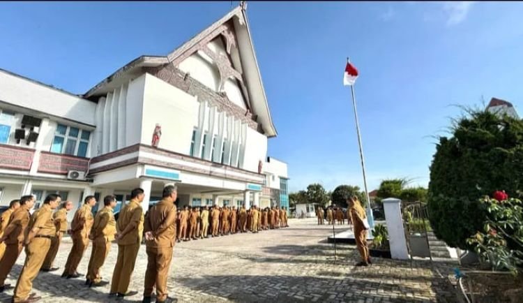 asn tapanuli utara diminta kreatif dan inovatif, bupati jtp hutabarat tekankan pelayanan publik