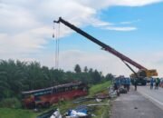 Bus halmahera kecelakaan di tol tebing tinggi-medan, 4 penumpang meninggal bus halmahera kecelakaan di tol tebing tinggi-medan, 4 penumpang meninggal
