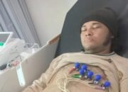 Putra deddy dores alami serangan jantung, dirawat intensif di rs suyoto putra deddy dores alami serangan jantung, dirawat intensif di rs suyoto