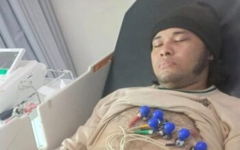 Putra deddy dores alami serangan jantung, dirawat intensif di rs suyoto putra deddy dores alami serangan jantung, dirawat intensif di rs suyoto