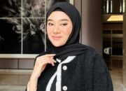 Clara shinta diduga lepas hijab di kelab malam, warganet heboh clara shinta diduga lepas hijab di kelab malam, warganet heboh