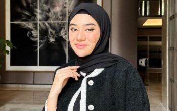 Clara shinta diduga lepas hijab di kelab malam, warganet heboh clara shinta diduga lepas hijab di kelab malam, warganet heboh