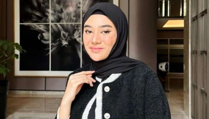 clara shinta diduga lepas hijab di kelab malam, warganet heboh