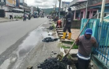 dinas pu taput benahi drainase dan sungai untuk antisipasi banjir di tarutung