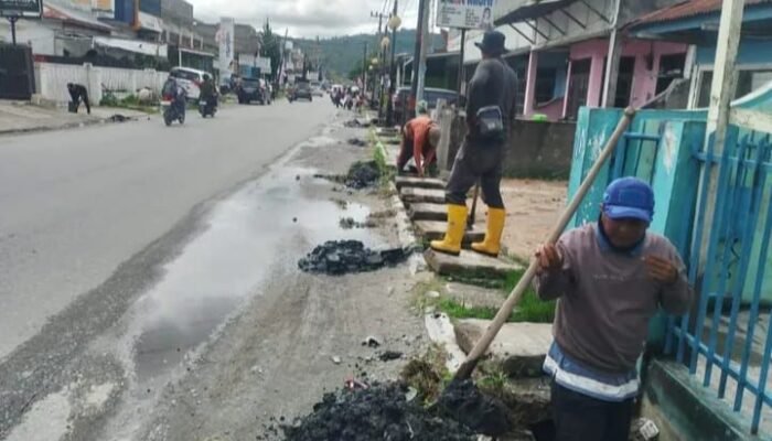 dinas pu taput benahi drainase dan sungai untuk antisipasi banjir di tarutung