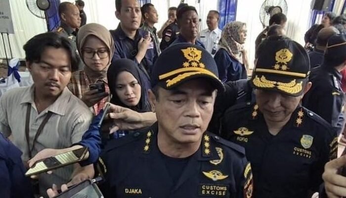 nama dirjen bea cukai muncul di dakwaan kasus suap impor rp61,3 miliar