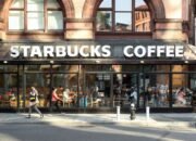 starbucks phk 300 karyawan korporat di as, restrukturisasi capai rp6,5 triliun