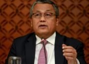 dpr minta bi stabilkan rupiah ke rp16.500 per dolar as, perry warjiyo disorot