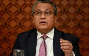 dpr minta bi stabilkan rupiah ke rp16.500 per dolar as, perry warjiyo disorot