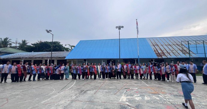 pada momen hardiknas (hari pendidikan nasional) hari ini, mengutip pernyataan kepala sman 2 pematangsiantar, salomo menyatakan, untuk bisa berkembang dan berkualitas, stakeholder pendidikan, termasuk masyarakat harus berkolaborasi.