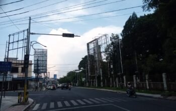 pengendara keluhkan lampu merah di simpang sang naualuh padam 3 pekan