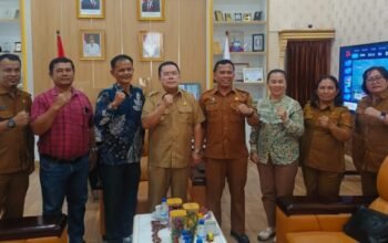 wakil ketua dprd kota pematangsiantar frengki boy saragih, s.t melakukan pertemuan dengan wali kota pematangsiantar wesly silalahi, s.h, m.kn di ruang kerja wali kota jl. merdeka, pematangsiantar, senin (4/5/2026).