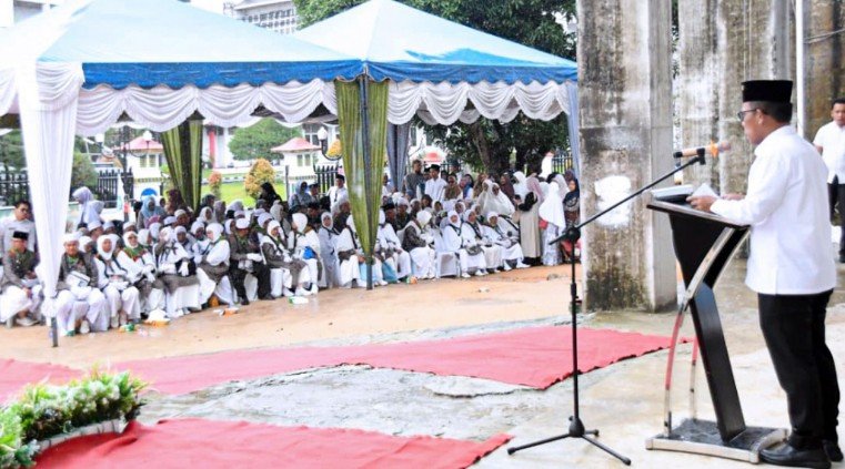bupati tapanuli tengah (tapteng), masinton pasaribu, berangkatkan 55 jamaah calon haji dan hajjah asal kabupaten tapteng, rabu (6/5/26) bertempat di masjid agung al-muslimin pandan.