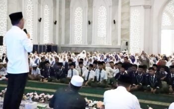ribuan jamaah memadati tabligh akbar dalam rangka pekan ekonomi syariah (eksyar) dan digital tapanuli 2026 di masjid syahrun nur, sipirok, rabu, (6/5/2026).