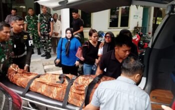 korban meninggal pada kecelakaan di perempatan rambung merah adalah mha, seorang anggota tni yang bertugas di detasemen polisi militer (denpom) i/1 pematangsiantar.
