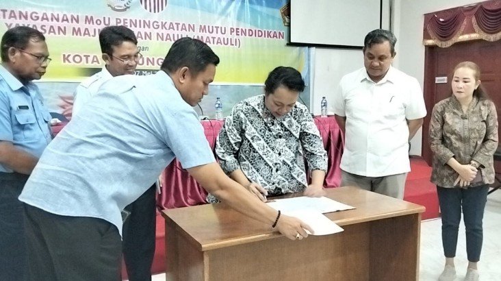 pihak yayasan maju tapian nauli (matauli) sman 1 matauli pandan dan pemerintah kota (pemko) gunungsitoli tandatangani (teken) nota kesepahaman (mou) peningkatan mutu pendidikan.