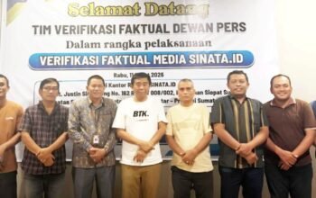 kepala kejaksaan negeri (kajari) karo, edmon purba sh, bangun silaturahmi dengan sinata.id dengan mengunjungi kantor redaksi sinata.id di jalan pdt justin sihombing, kelurahan siopat suhu, kecamatan siantar timur, kota pematangsiantar, sumatera utara, sabtu (9/5/2026).