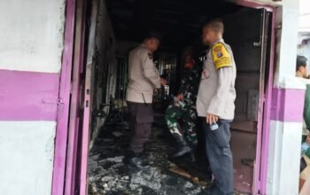 kebakaran di jalan jalan melanthon siregar, kecamatan siantar marihat, kota pematangsiantar, sabtu (9/5/2026) sore, hanguskan gedung eks usaha playstation. peristiwa terjadi, diduga karena arus pendek.