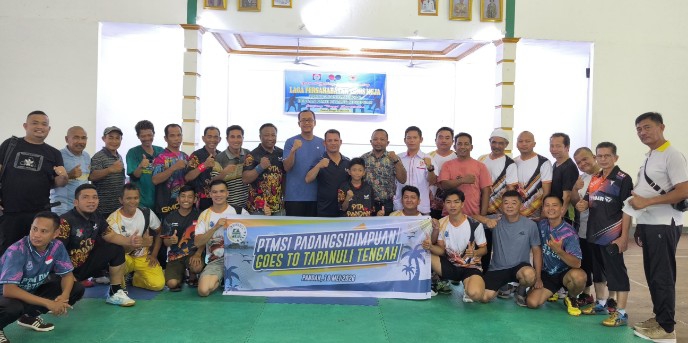 Laga Persahabatan Tenis Meja PTMSI Tapteng vs Sidimpuan Digelar di SMAN 1 Matauli