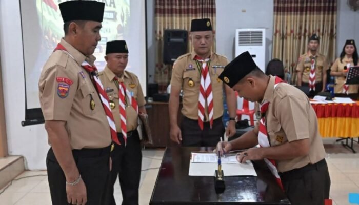 wabup nias selatan kukuhkan pengurus pramuka di 7 kecamatan