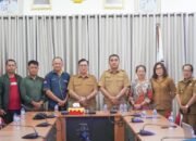 bupati nias selatan, sokhiatulo laia, bersama wakil bupati yusuf nache menerima audiensi panitia maenamolo fest 2026 di ruang rapat bupati, jalan arah sorake km 5, teluk dalam, selasa (12/5/2026).