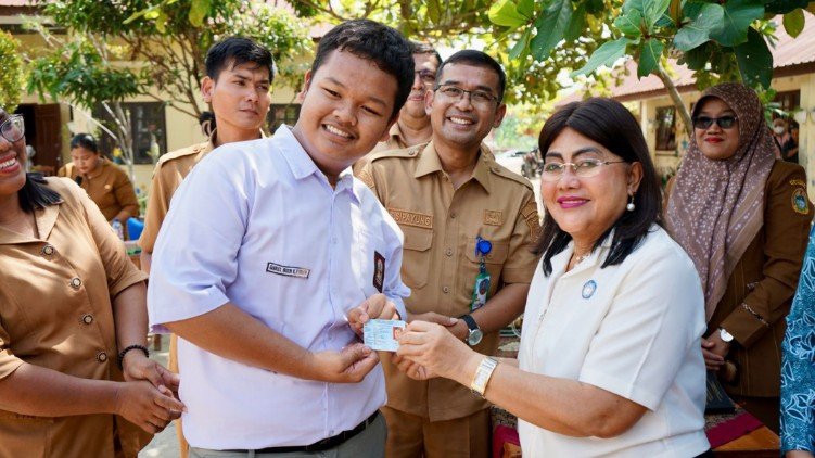 anak berkebutuhan khusus di siantar peroleh ktp-el dan kia