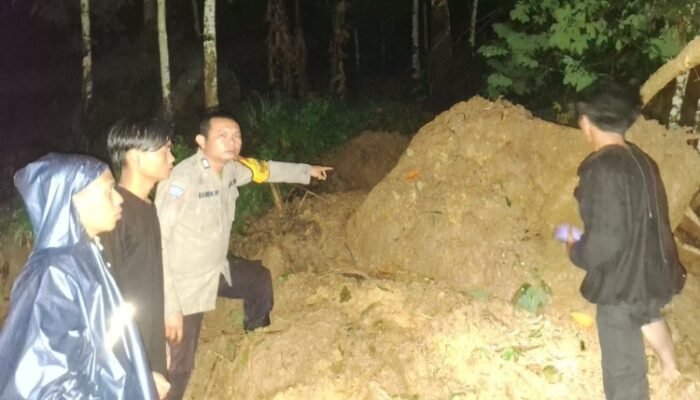 longsor terjang batangtoru, ibu dan anak hilang tertimbun material