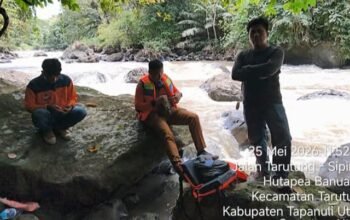 Wabup taput pantau pencarian warga hanyut di sungai batang toru wabup taput pantau pencarian warga hanyut di sungai batang toru