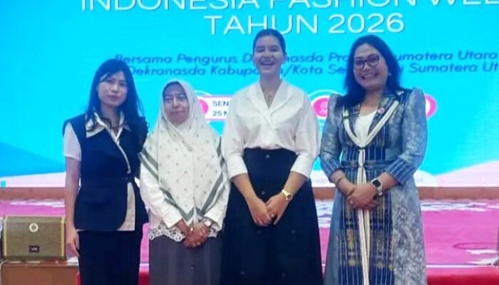 dekranasda taput akan tampilkan ulos di indonesia fashion week 2026