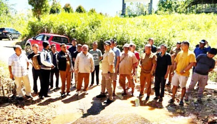 bupati taput tinjau pembangunan jalan dan huntap korban bencana