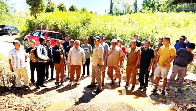 bupati taput tinjau pembangunan jalan dan huntap korban bencana