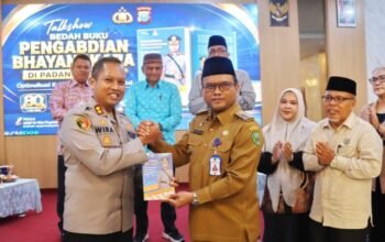 Kapolres sidimpuan dorong penguatan hukum adat lewat bedah buku kapolres sidimpuan dorong penguatan hukum adat lewat bedah buku