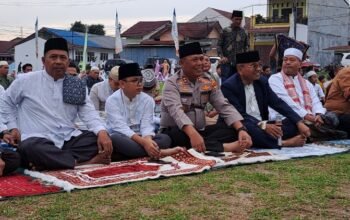 Kapolres simalungun dan forkopimda salat idul adha bersama warga di rambung merah kapolres simalungun dan forkopimda salat idul adha bersama warga di rambung merah
