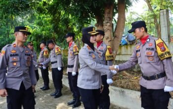 Kapolres tebing tinggi tekankan pelayanan publik saat kunjungi polsek padang hilir kapolres tebing tinggi tekankan pelayanan publik saat kunjungi polsek padang hilir