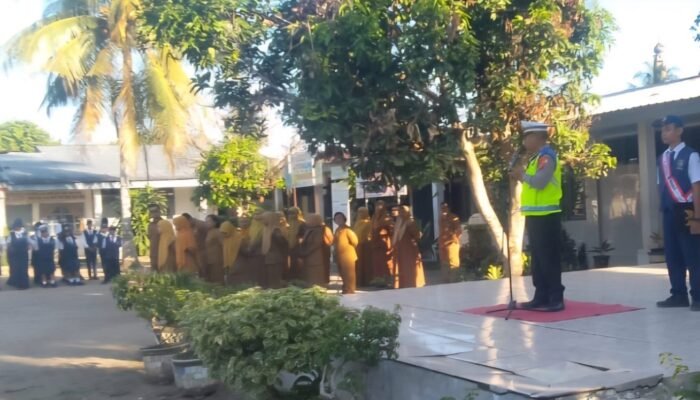 polisi edukasi pelajar smpn 5 tebing tinggi soal bullying dan balap liar