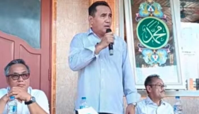 wabup nias selatan serahkan hewan kurban di pulau tello dan batu timur