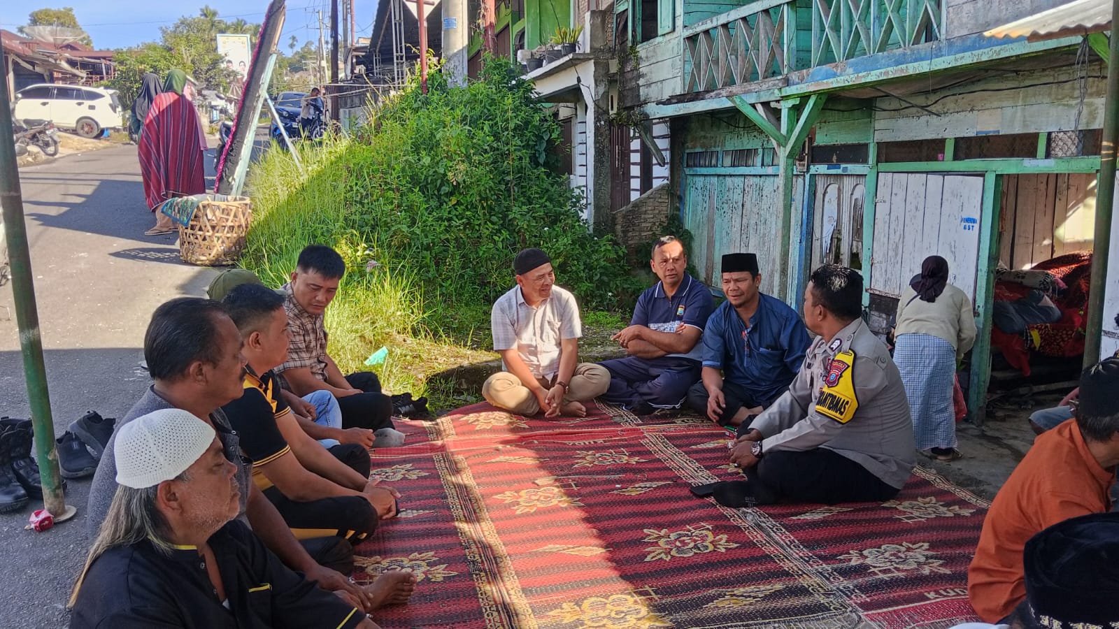 kapolsek kerajaan dan personel polsek melayat ke rumah duka warga di pakpak bharat