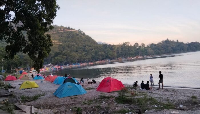 libur panjang, wisata pakkodian toba dipadati pengunjung dari berbagai daerah