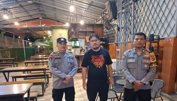 respons laporan warga, polisi datangi lokasi keributan di kafe tebing tinggi