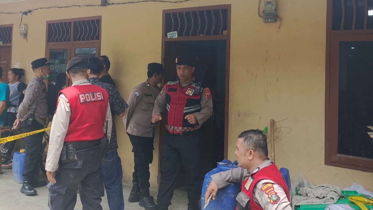 pedagang sepatu pasar horas ditemukan tewas tergantung di kontrakan