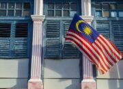 sistem imigrasi malaysia lumpuh 5 jam, puluhan ribu pelancong terjebak di perbatasan singapura