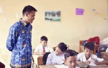 guru non-asn full senyum! kemendikdasmen cairkan tunjangan rp2 juta per bulan