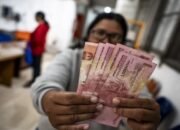 rupiah tembus rp17.424 per dolar as, airlangga ungkap penyebab dan strategi pemerintah