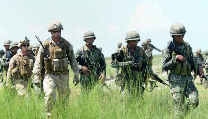 as batalkan pengerahan 4.000 tentara ke polandia, hubungan dengan eropa memanas