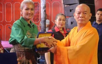 kapolres pematangsiantar hadiri festival waisak 2570 be, dorong toleransi dan kerukunan