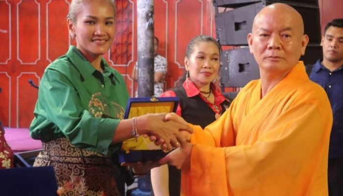kapolres pematangsiantar hadiri festival waisak 2570 be, dorong toleransi dan kerukunan